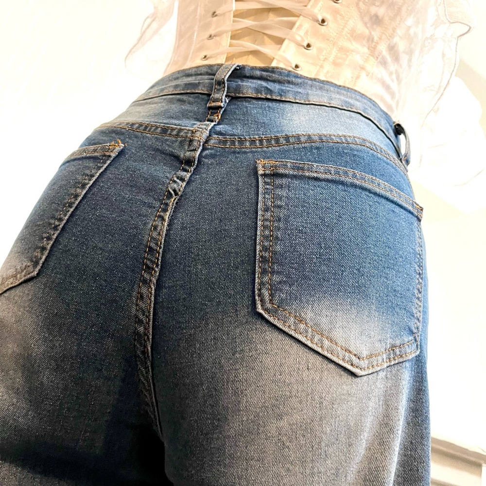 NEW!!! 26 & 27 Sexy Stretchy 2% Elastic High Waisted Ripped Ladder Flare Jeans - Picture 6 of 7